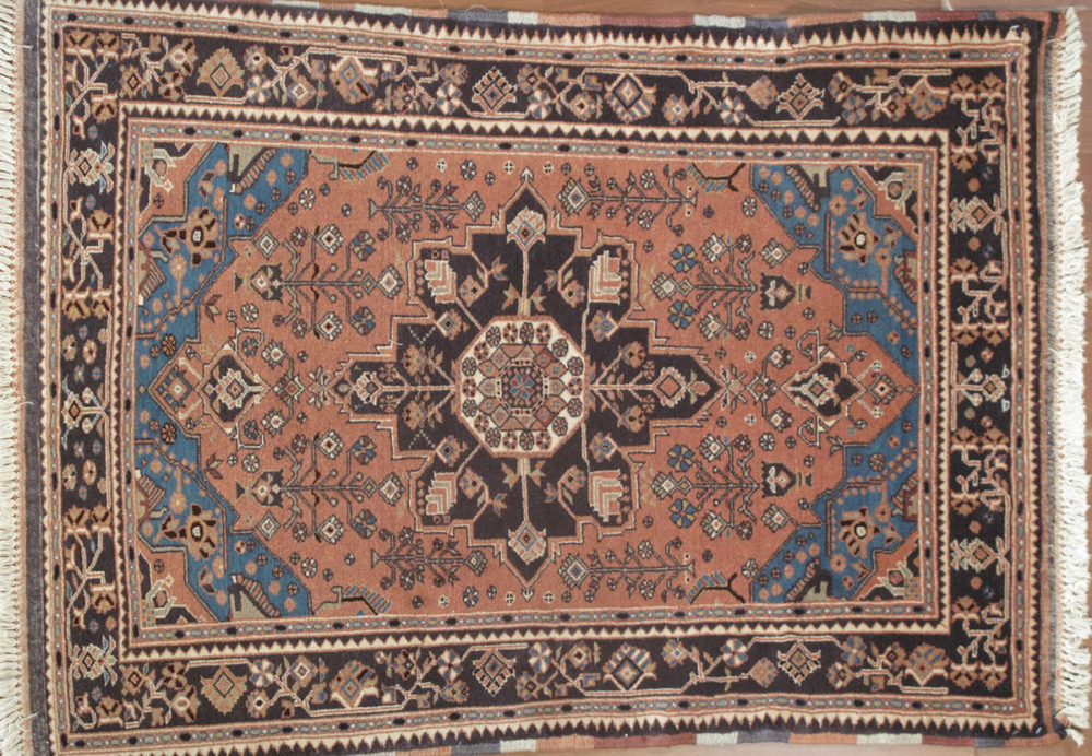 Hamadan, Persian (3' 4'' x 4' 5'')